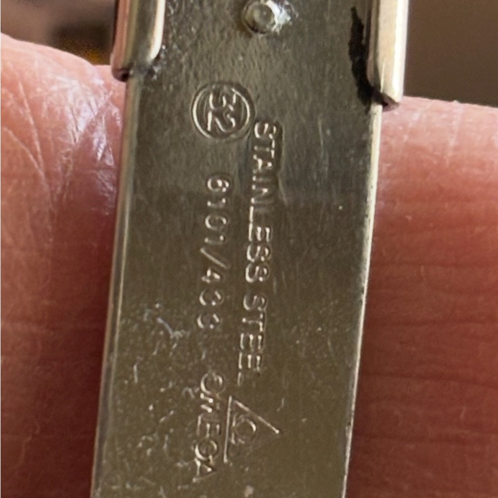 Omega Gold and Silver Two-Tone Watch with Roman Numerals - Picture 5 of 9
